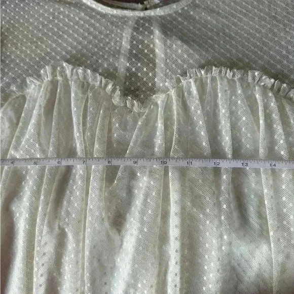 Guess beautiful top. Hardly worn. Spring/summer season start - Picture 3 of 11
